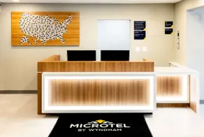 Microtel Inn & Suites Springville - Lobby