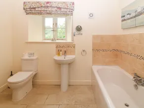 The Tack Room Cottage - Baño