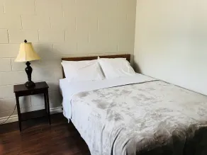 Manitou Motor Inn - Room