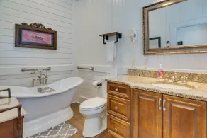 Lewisburg Home w/ City Park Views: Near Downtown! - Innenbereich
