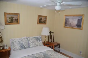 Mountain Treasure Bed and Breakfast - Rom