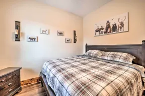 Mountainside Family Retreat w/ Deck in Banner Elk! - Interni