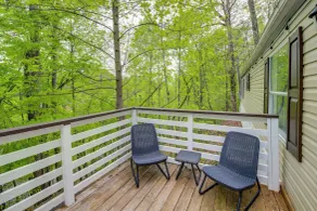 Camp-Style Cabin Near Pigeon Forge: Fire Pit, Deck - Interiør