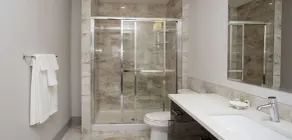 Moore Suites - The Mary Ann - Bathroom