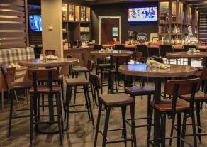 Delta Hotels by Marriott Burlington - Restaurant