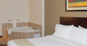 Holiday Inn Express & Suites Plainview by IHG - Chambre