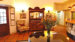 Oakhurst Hotel - Lobby