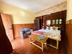 Hotel Snow View Chopta - Rum