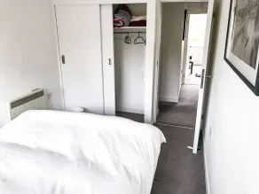 Entire 2 Bedroom Flat Next to Kings College - Værelse