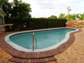 Tropical Court Hotel - Pool
