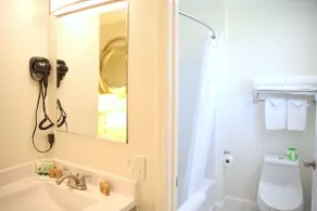 Travelodge by Wyndham Crescent City - Salle de bain