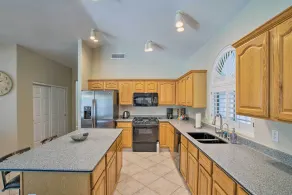 Pool, Hot Tub & Grill: Spacious Chandler Retreat - Interior