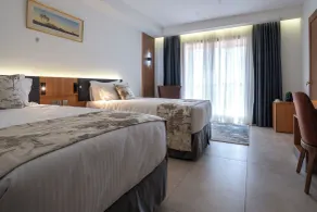 Iconic Plaza Hotel - Room