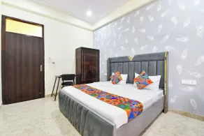FabHotel Shanvi - Habitación