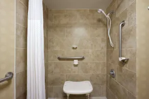 Super 8 by Wyndham Calhoun - Salle de bain