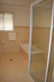 Breakaway Apartments - Baño