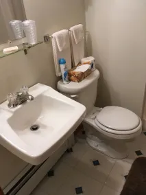 Cave Mountain Motel - Bad