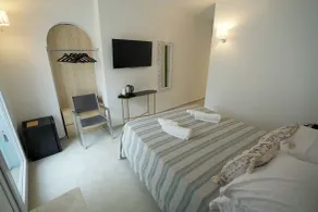 Praialonga Suites with Pool and Garden - Quarto