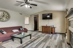 Rural Family Retreat w/ Deck & Yard in Capron! - Innvendig