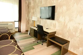 Super 8 by Wyndham Bronx Near Botanical Garden - Room