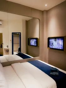 Qube Hotel by 98hospitality - Room