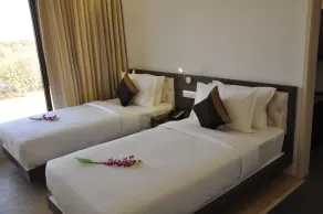 Pride Biznotel Manjusar Vadodara Near Sokhda Lake - Room