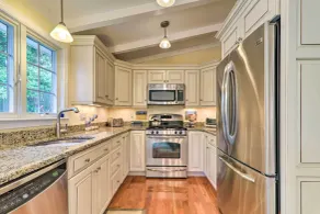 Charming Hyannis Cottage: 1 Mi to Beach! - Interior