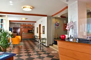 Amadei Hotel Figaro & Apartments - Recepción