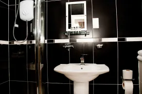 The Georgian Town House Hotel - Bathroom