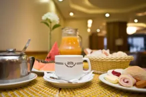 Carillon Plaza Hotel - Restaurant