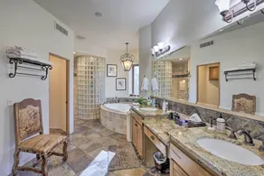Cave Creek Oasis w/ Putting Green, Spa & Mtn View! - Badrum