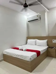 Hotel Ghoonghat - Room