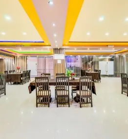 Hotel Sarweshwary - Restaurante