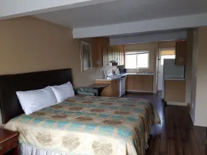 Townhouse Inn & Suites - Chambre