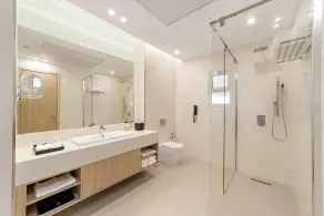 Barcelo Hotel & Residences, Bahrain - Bathroom