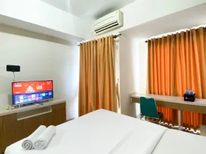 Simply Look Studio at Grand Dhika City Apartment By Travelio - Værelse
