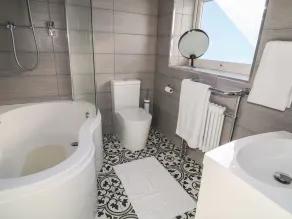 Cranny Corner - Baño