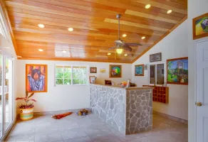 Midas Belize - Interior entrance