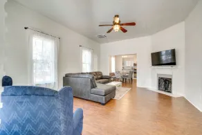Charming 100-Year-Old Home < 1 Mi to Downtown - Interiør