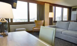 DoubleTree by Hilton Chicago - Oak Brook - Room