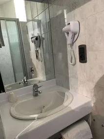 Hôtel Kyriad Rodez Gare - Vue de la chambre