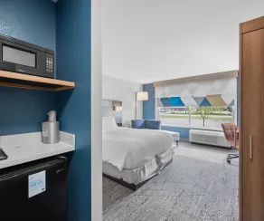 Holiday Inn Express & Suites Marinette by IHG - Zimmer
