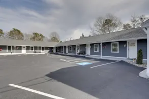 3 Mi to Main Street: Newly Renovated Wareham Apt! - Interni