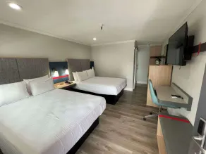 The Midtowner Hotel, SureStay Collection by Best Western - Chambre