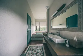 Sunday Home - Bathroom