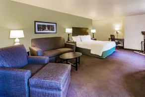 AmericInn by Wyndham Hampton - Zimmer