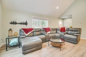 Ski, Swim, Kayak, Fish & Boat! Fam Bridgton Home - Innenbereich