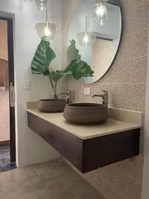 Halibut Hotel - Bathroom