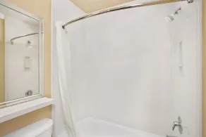Super 8 by Wyndham Los Angeles Downtown - Salle de bain