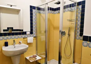 Artistic Charming House - Bathroom